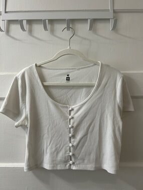 Me to We Pacsun White Ribbed Button-Detail Crop Top